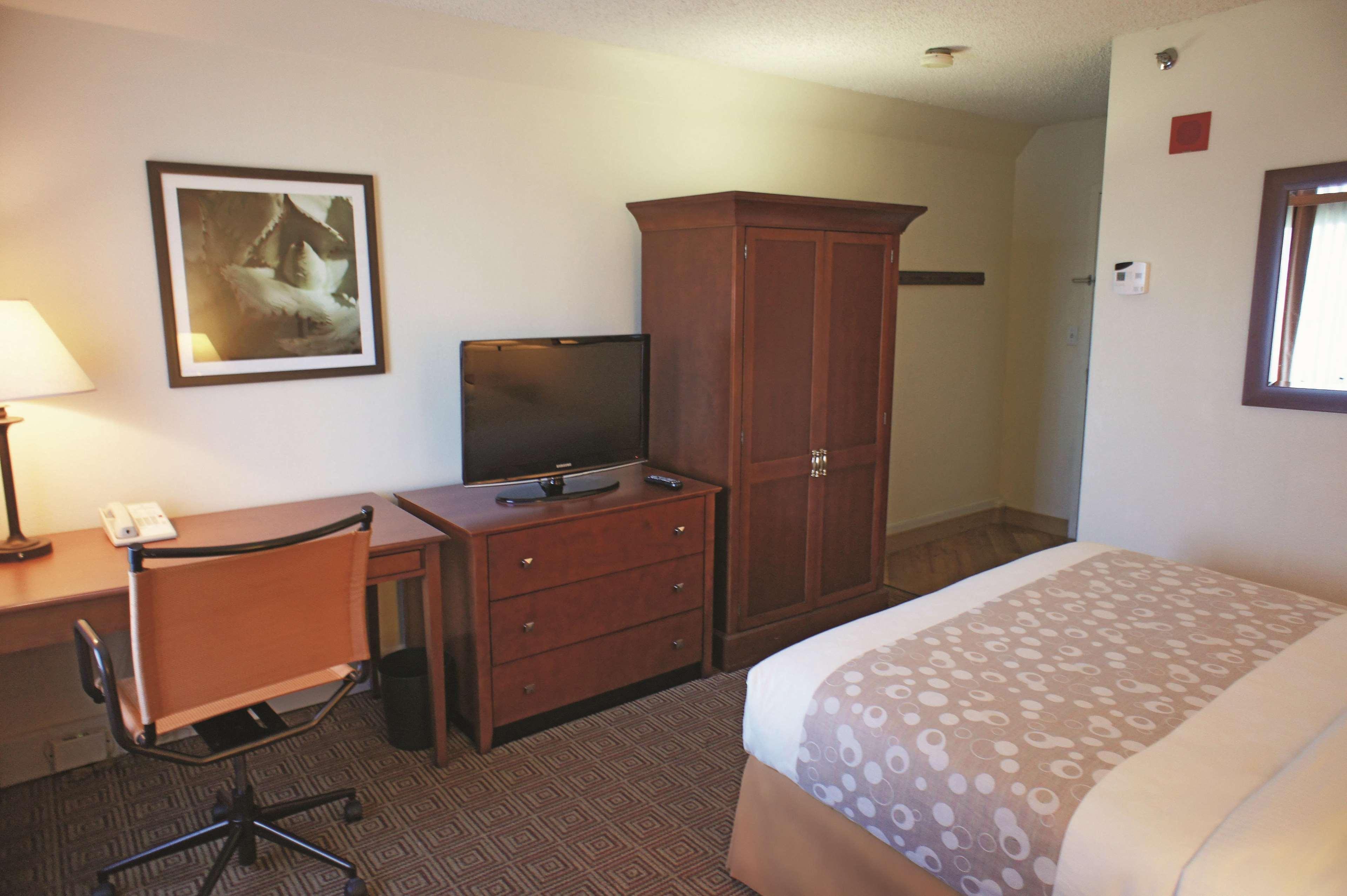 La Quinta By Wyndham / New York Hotel
