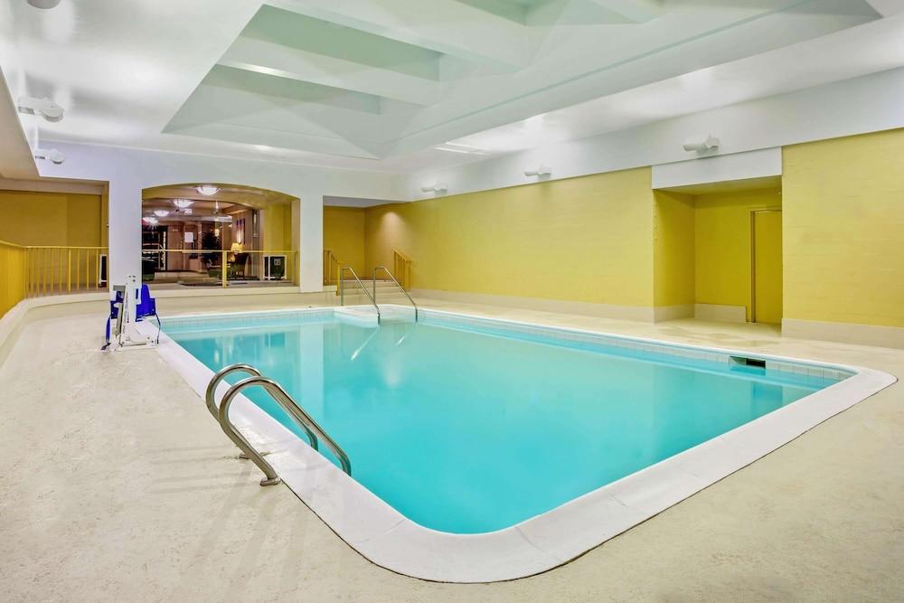 La Quinta By Wyndham / New York Hotel Stamford