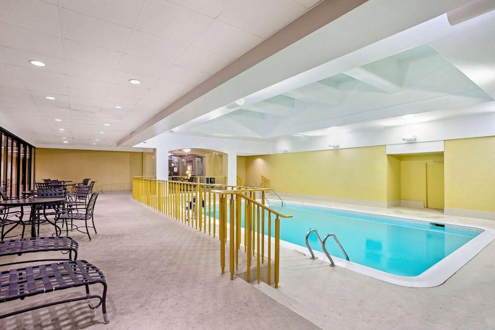 Hotel La Quinta By Wyndham / New York Stamford