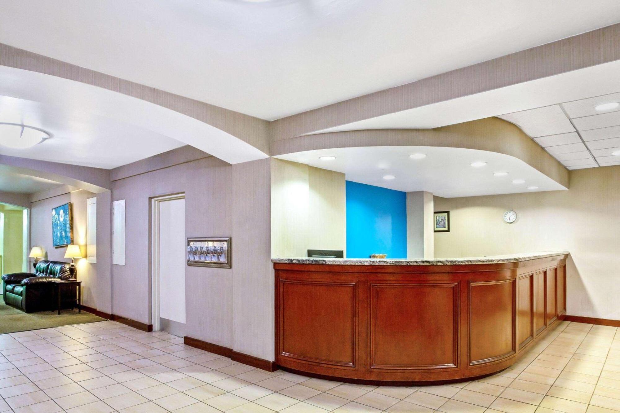 La Quinta By Wyndham / New York 3*