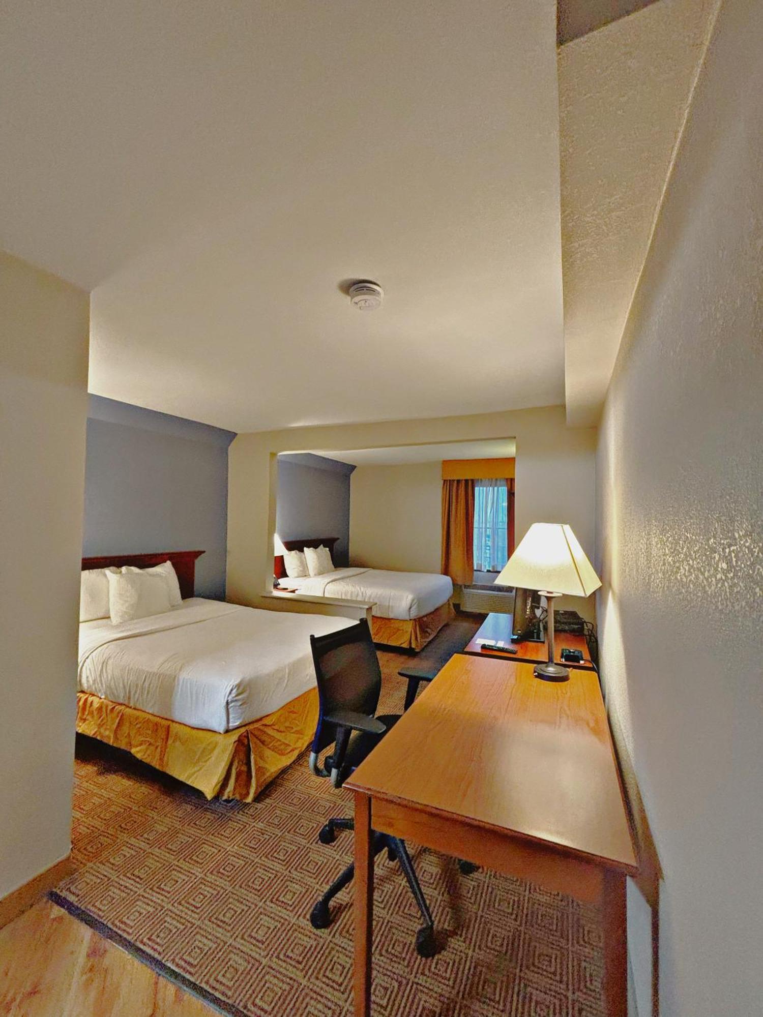 La Quinta By Wyndham / New York 3*